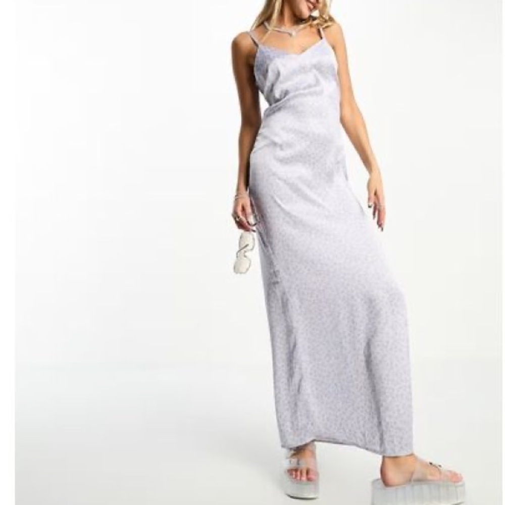 Heartbreak Long Satin Maxi with Floral Design Sleeveless Women’s Small NWT Flaw